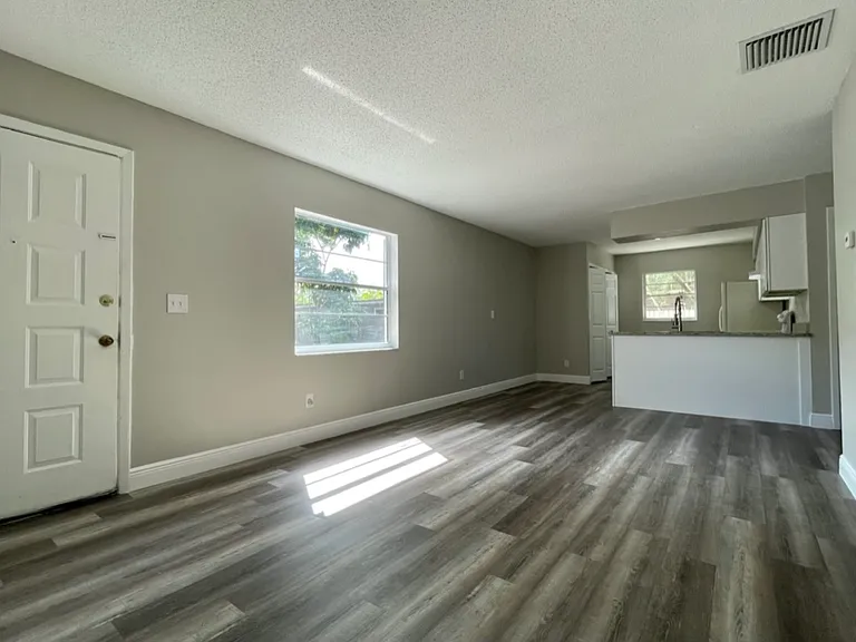 15436 Verona Ave #C — Photo 5