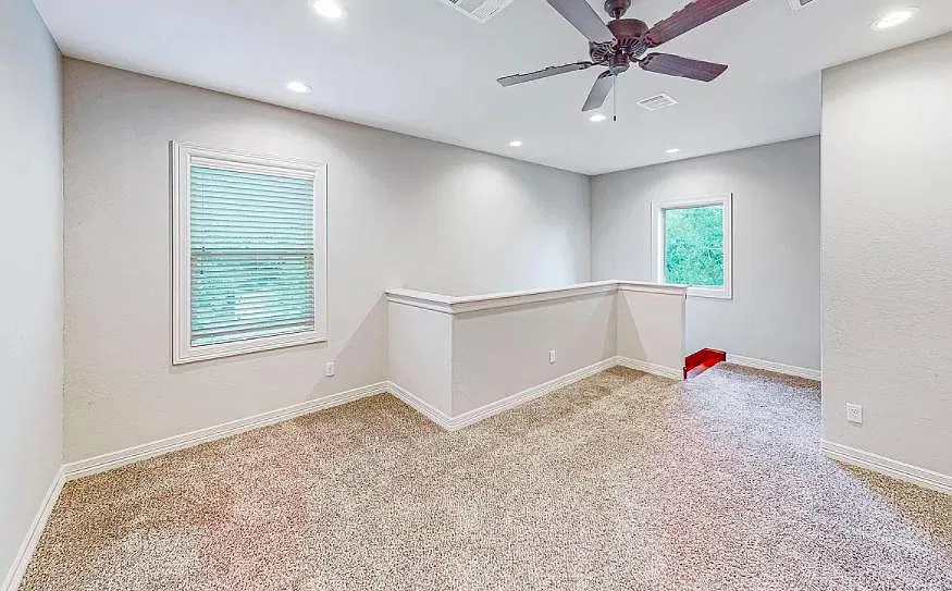 4 bed, 4.5 bath, 2040 sqft, $4,395 — Photo 4
