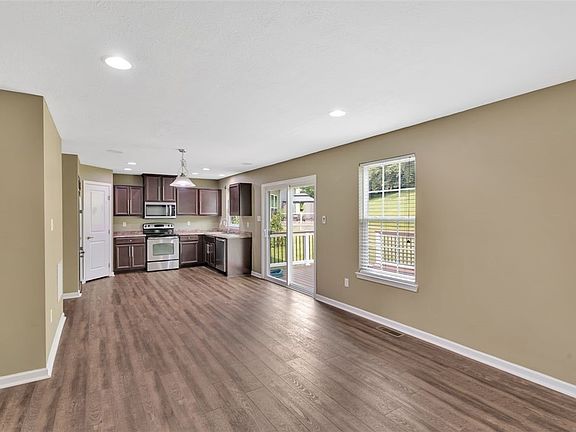 4th image of 1113 Towervue Dr