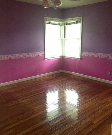 3rd image of 1006 N Avenue G