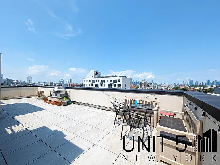 319 Graham Ave #3A — Photo 17