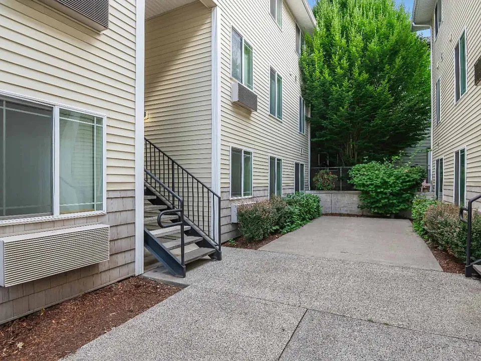 Raven Apartments