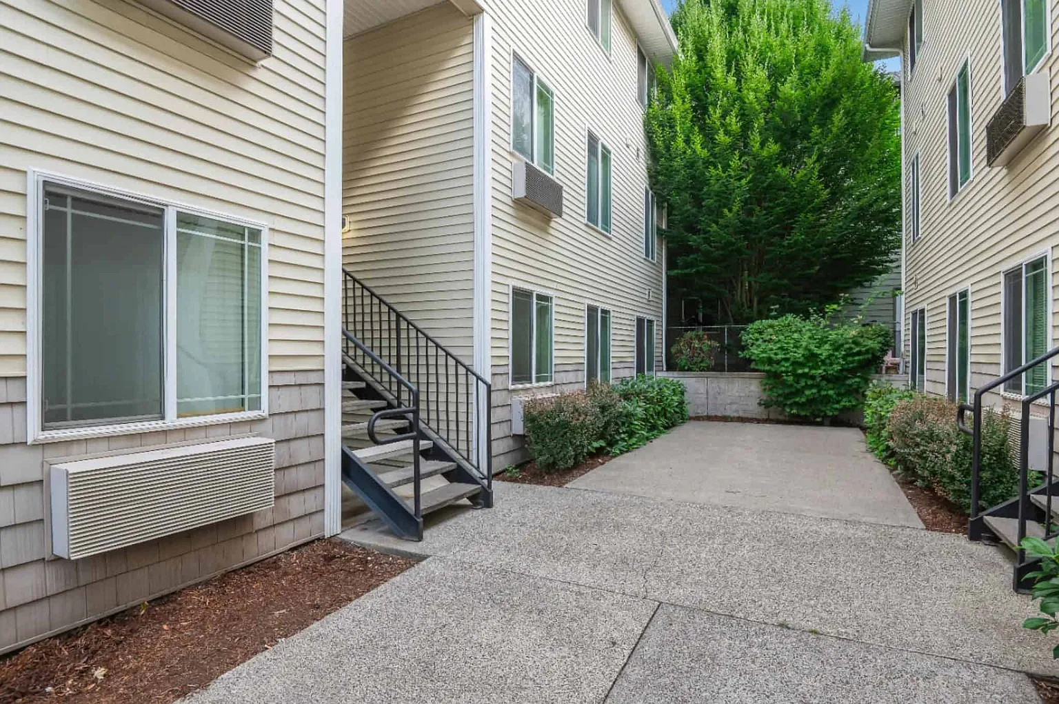 340 SE 148th Ave #1B photo 1