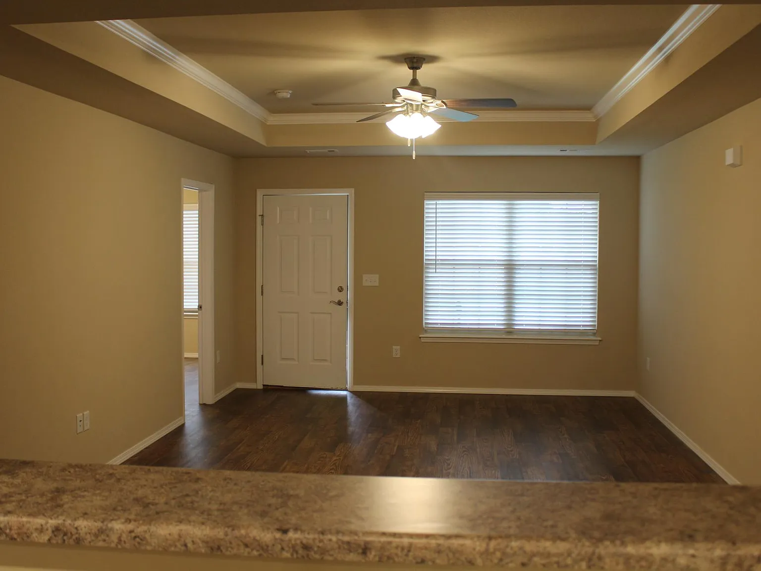 4 bed, 1499 sqft, $1,825 — Photo 4