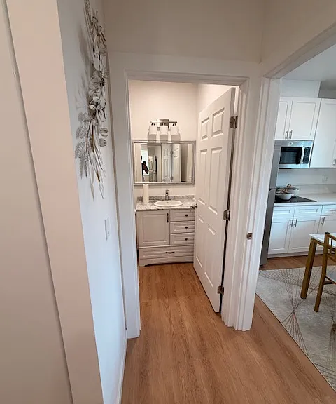 6917 Vanalden Ave — Photo 14