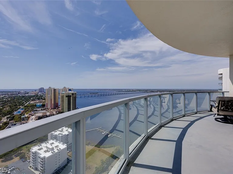 3000 Oasis Grand Blvd #LPH1 — Photo 15