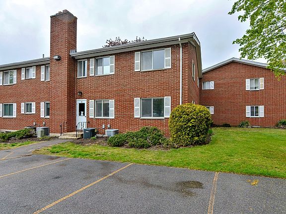 3rd image of 39 Bayberry Dr APT 1