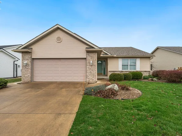 342 Country Meadows Dr, Oak Harbor, OH 43449