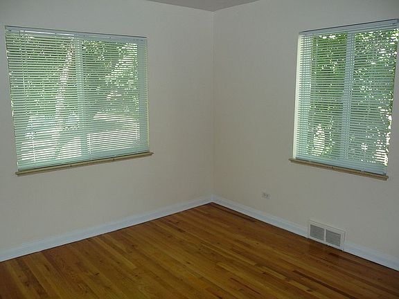 5th image of 680 S Gaylord St Unit A