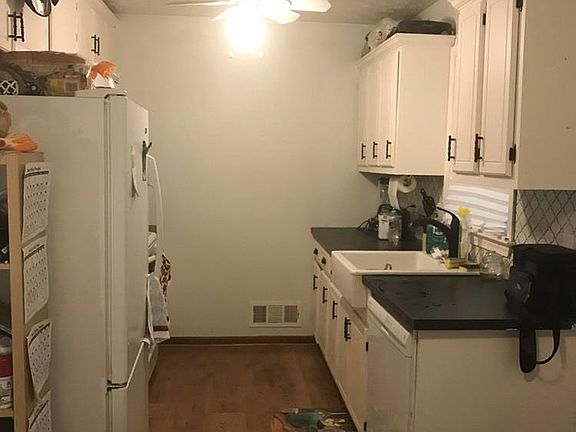 3rd image of 609 Windsor Dr SE #44