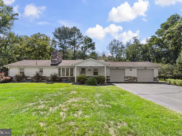 11482 Apple Harvest Dr, Inwood, WV 25428
