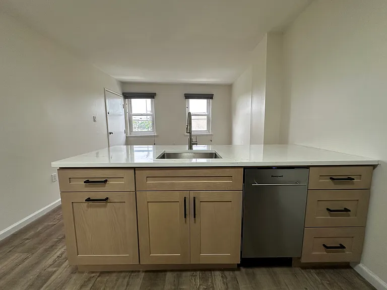 2501 E Ann St #2F — Photo 8