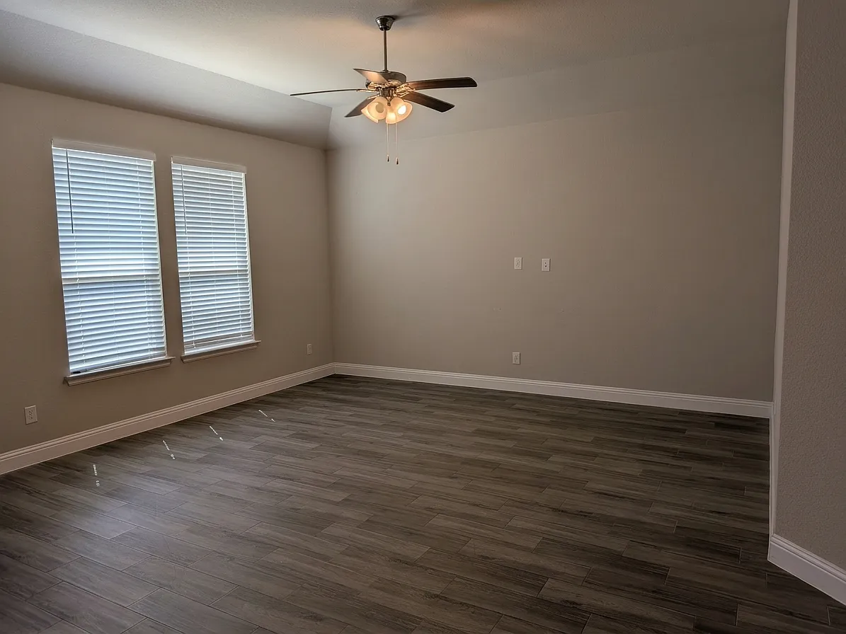 4 bed, 1867 sqft, $2,700 — Photo 3