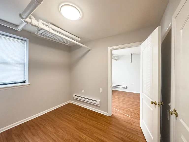 5748 N Winthrop Ave #100 — Photo 15