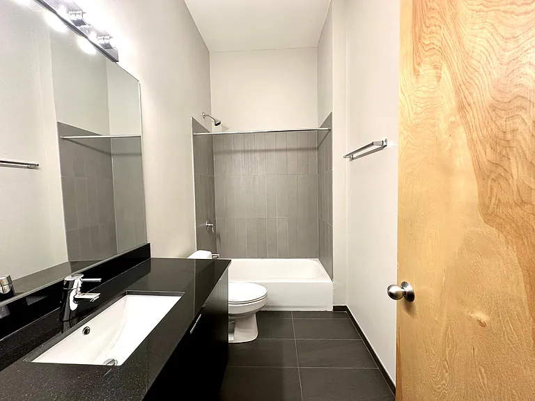 2157 N Damen Ave #305 — Photo 32