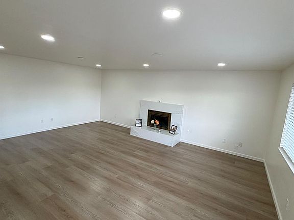 4th image of 5409 Peppertree Ln