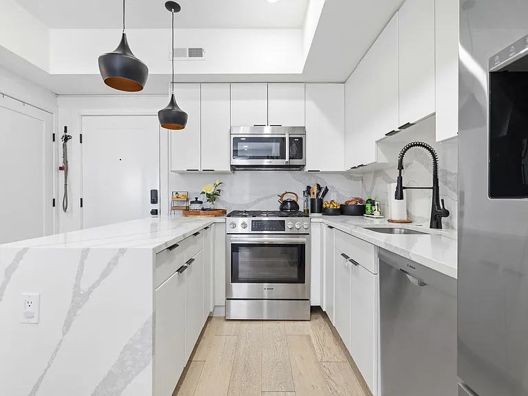 101 Condor St #205 — Photo 4