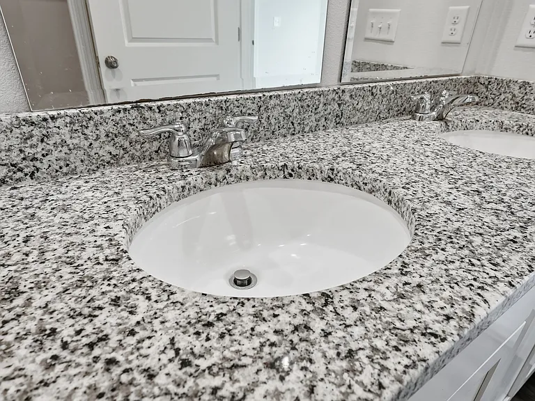 136 Pfitzer Ct — Photo 39