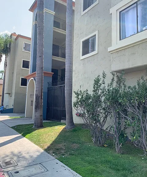 South St Apartments — Photo 1