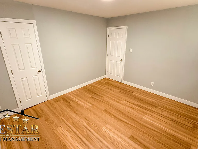 2703 Center St — Photo 15