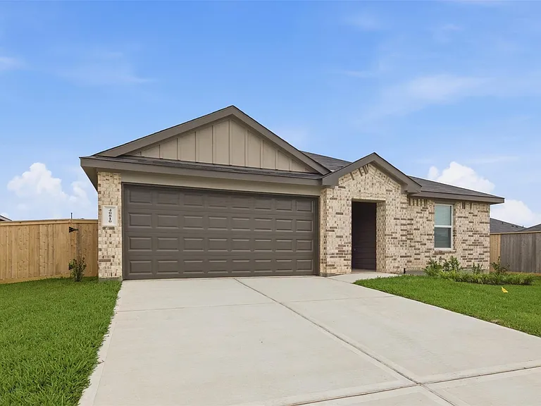 40810 Hawthorne Glades St — Photo 4