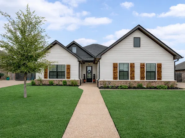 808 Gallant Fox, Hewitt, TX 76643