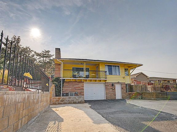 2nd image of 527 Park Dr