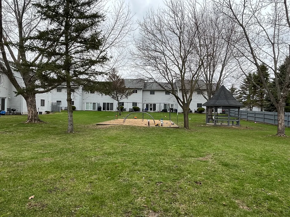 Building Photo 5