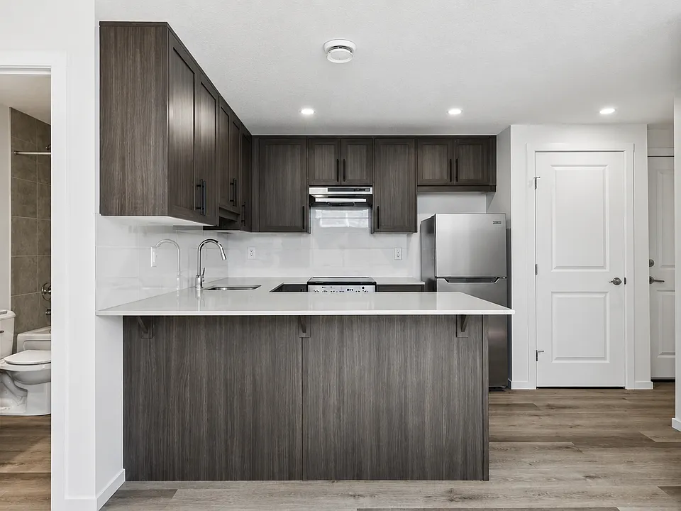 25B Yorkstone Row SW #25B