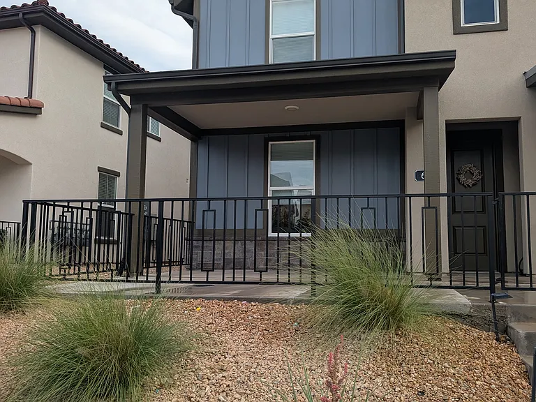 695 W Claystone Dr — Photo 1