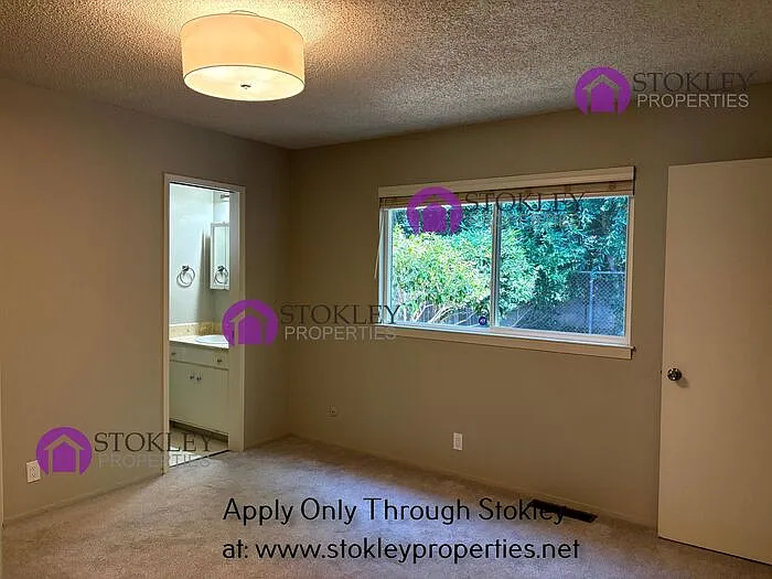 142 Gilbert Ct — Photo 6