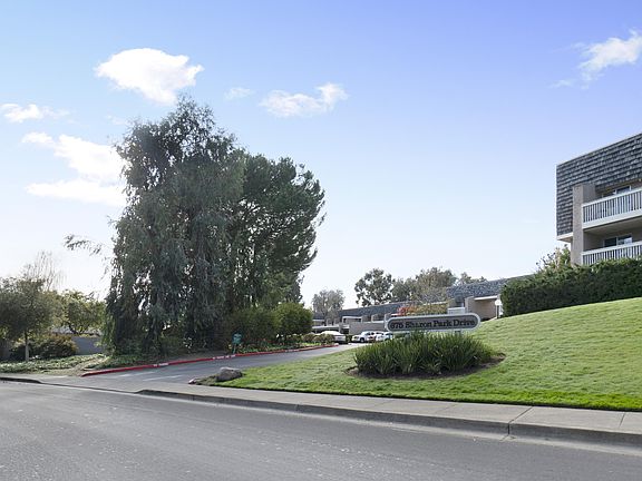 5th image of 675 Sharon Park Dr APT 130