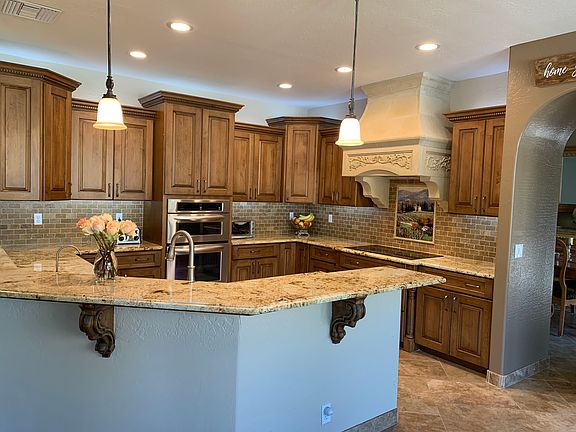 4th image of 1212 E Desert Flower Ln