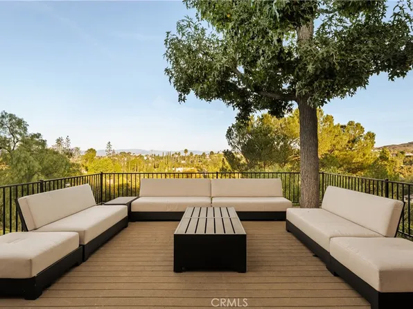 22370 Algunas Rd, Woodland Hills, CA 91364