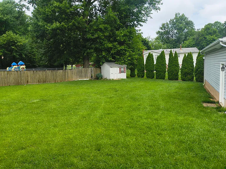 307 Jade Ct NW — Photo 4