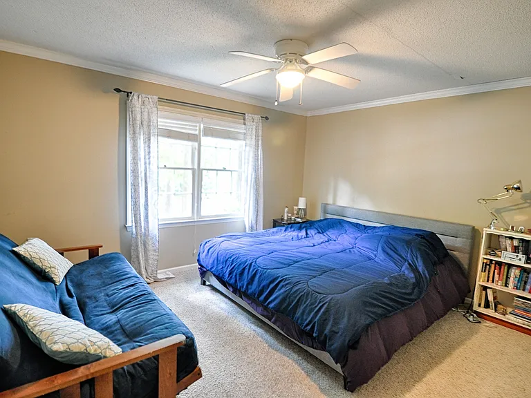 2516 Foxwood Dr — Photo 3