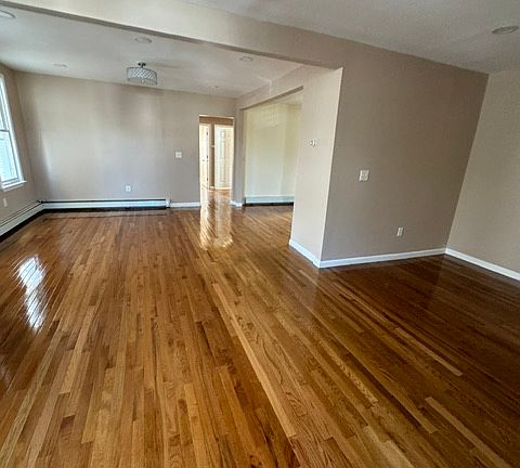 4th image of 53-55 Hinsdale Pl