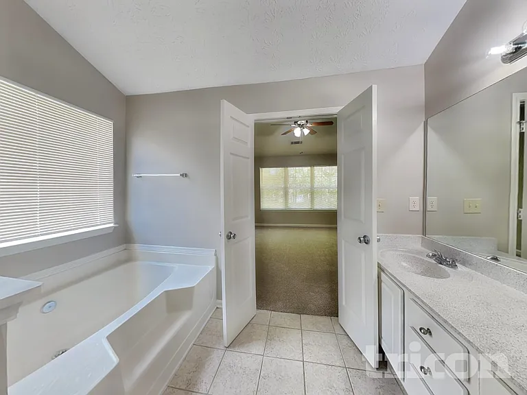 931 Tilford Point Pl — Photo 9
