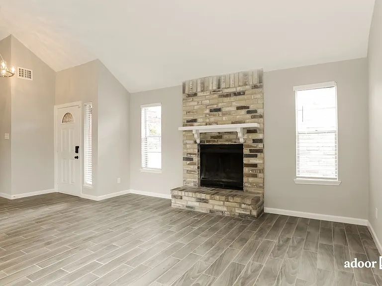 10215 Golden Meadow Dr — Photo 6