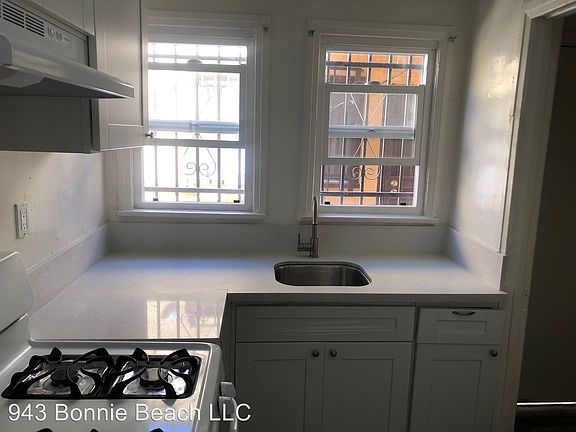 3rd image of 947 1/2 S Bonnie Beach Pl #6491087