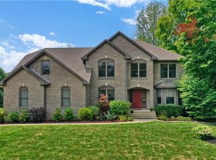 1386 S Fox Paw Dr, New Palestine, IN 46163