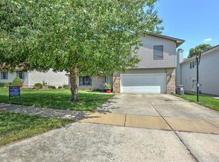 2582 Tanglewood Dr, Decatur, IL 62521