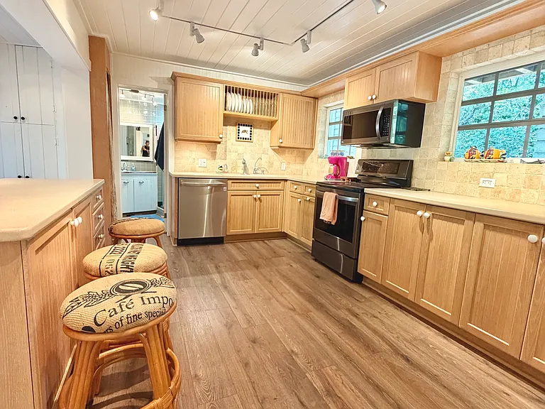 111 N Bay Harbor Dr — Photo 30