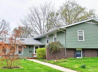 1231 S 12th St, St Charles, IL