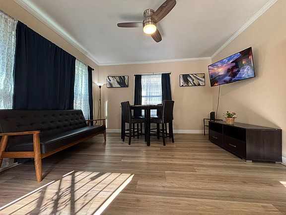 3rd image of 555 17th St