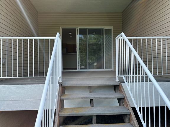 3rd image of 1309 E Calkins Ave