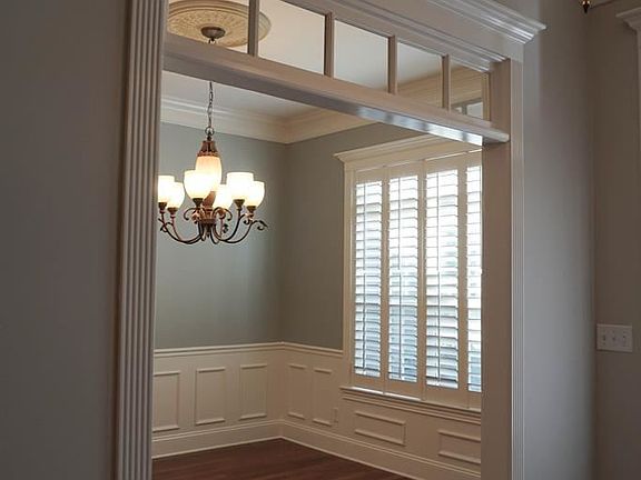 4th image of 4549 Courtland Cir