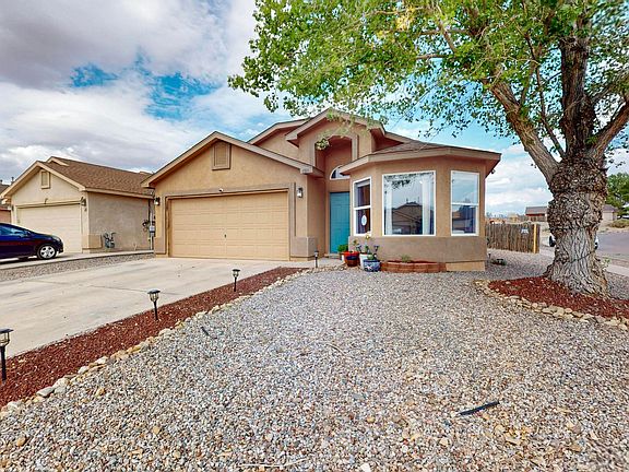 2nd image of 108 Avenida Jardin