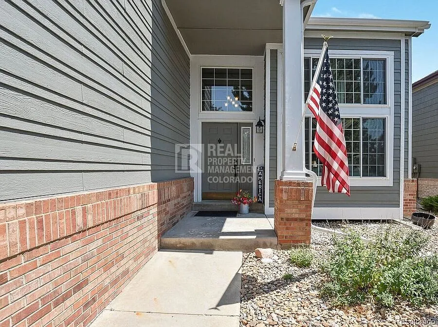 10110 Flagstone Way — Photo 2
