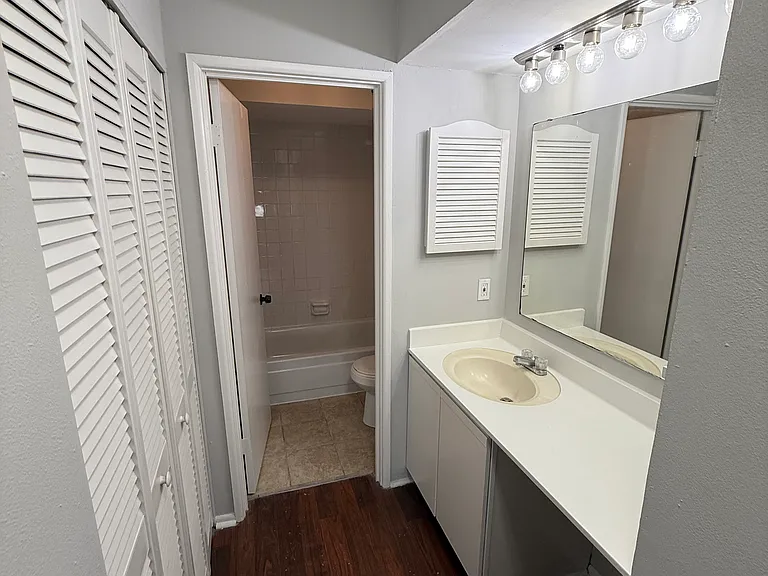 4355 Maryland Ave #314 — Photo 8